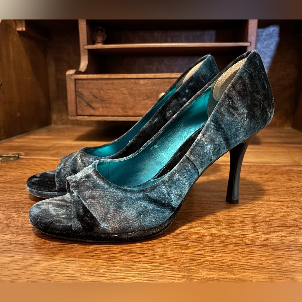 Gianni Bini Crushed Velvet High Heels in Black/Teal Ombré - Size 9